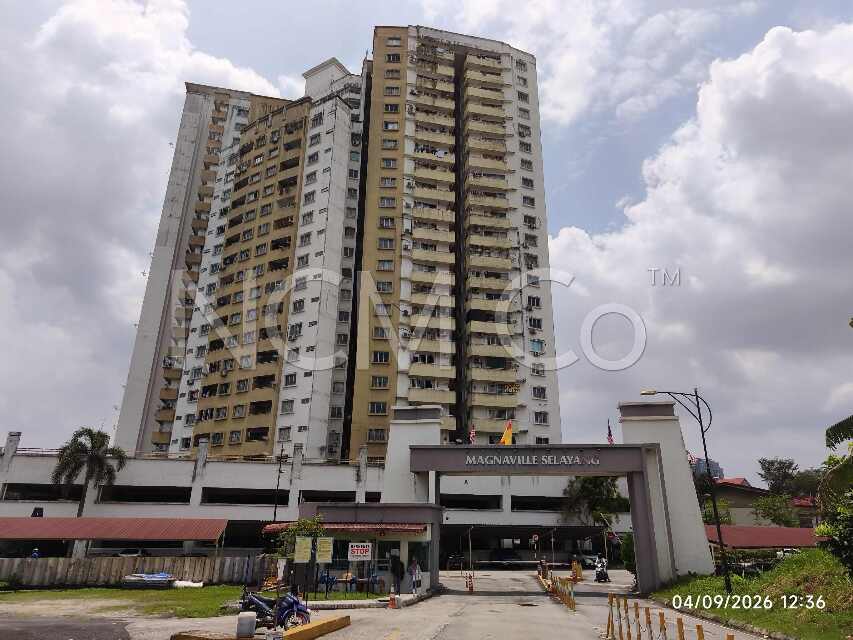 Condominium, End Lot