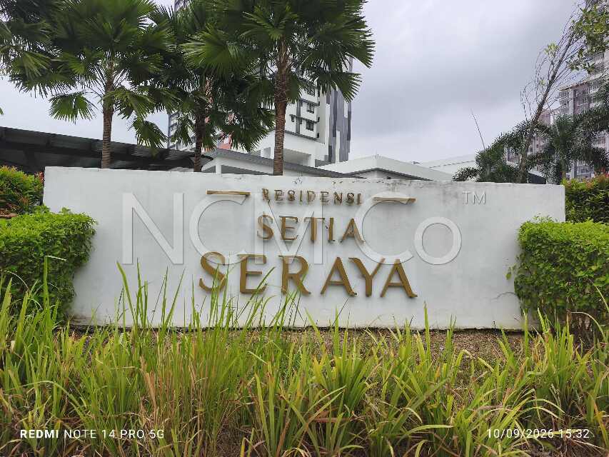 Condominium, Corner Lot