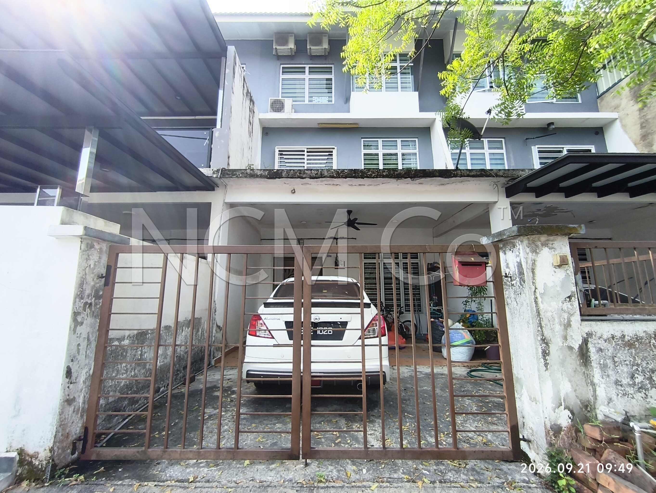 2 Storey Terrace House, Intermediate
