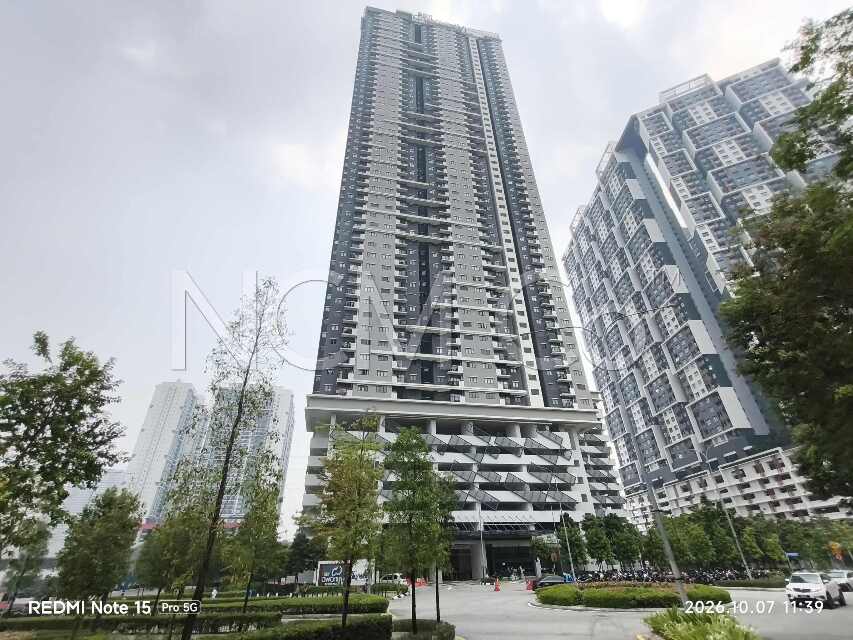 Condominium, Corner Lot