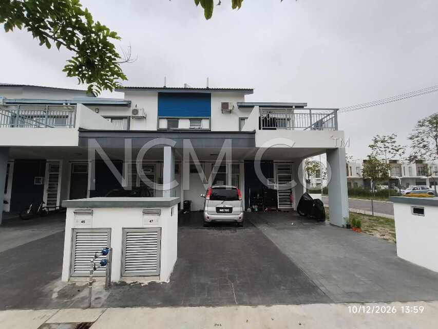 Town House, End Lot