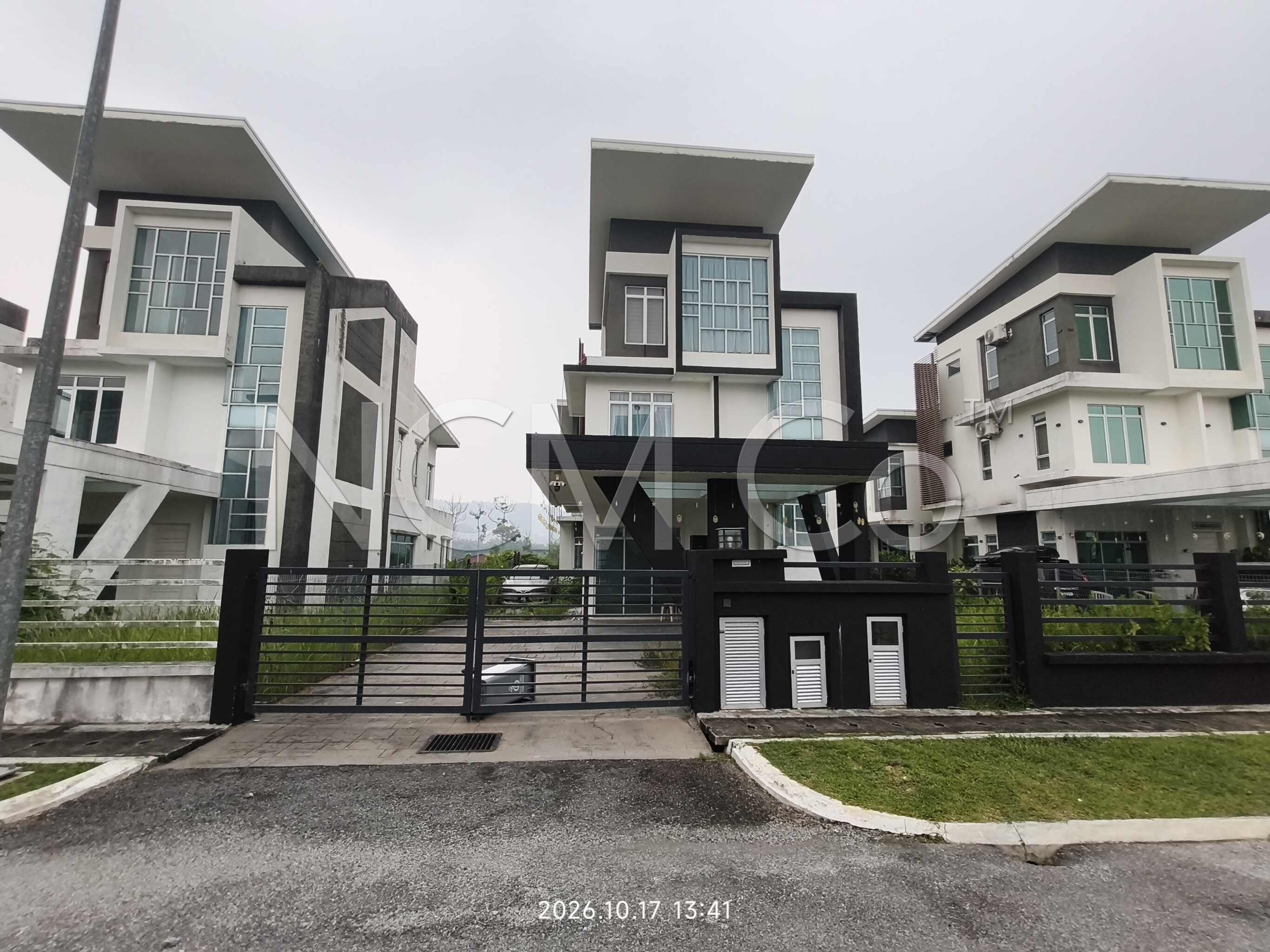 2.5 Storey Detached House