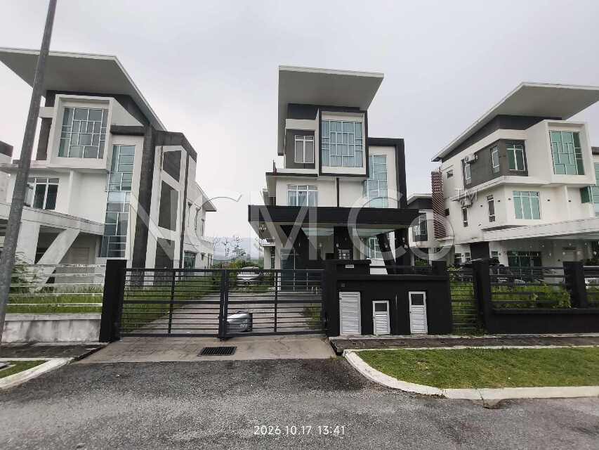 2.5 Storey Detached House